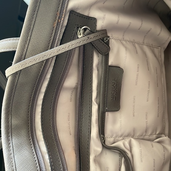 MICHAEL KORS Jet Set Travel Large macbook Saffiano Leather tote in taupe color - Picture 7 of 7